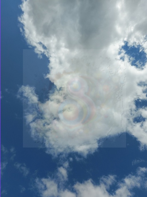 Limogne-en-Quercy-Tarn-Occitanie-France-ciel-bleu-nuages